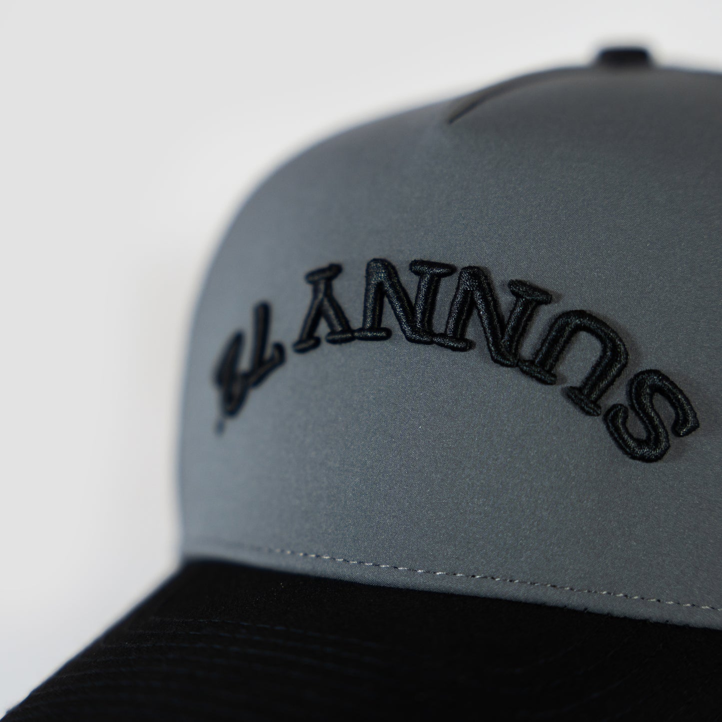 °27YNNUS Cap (Black/Grey)