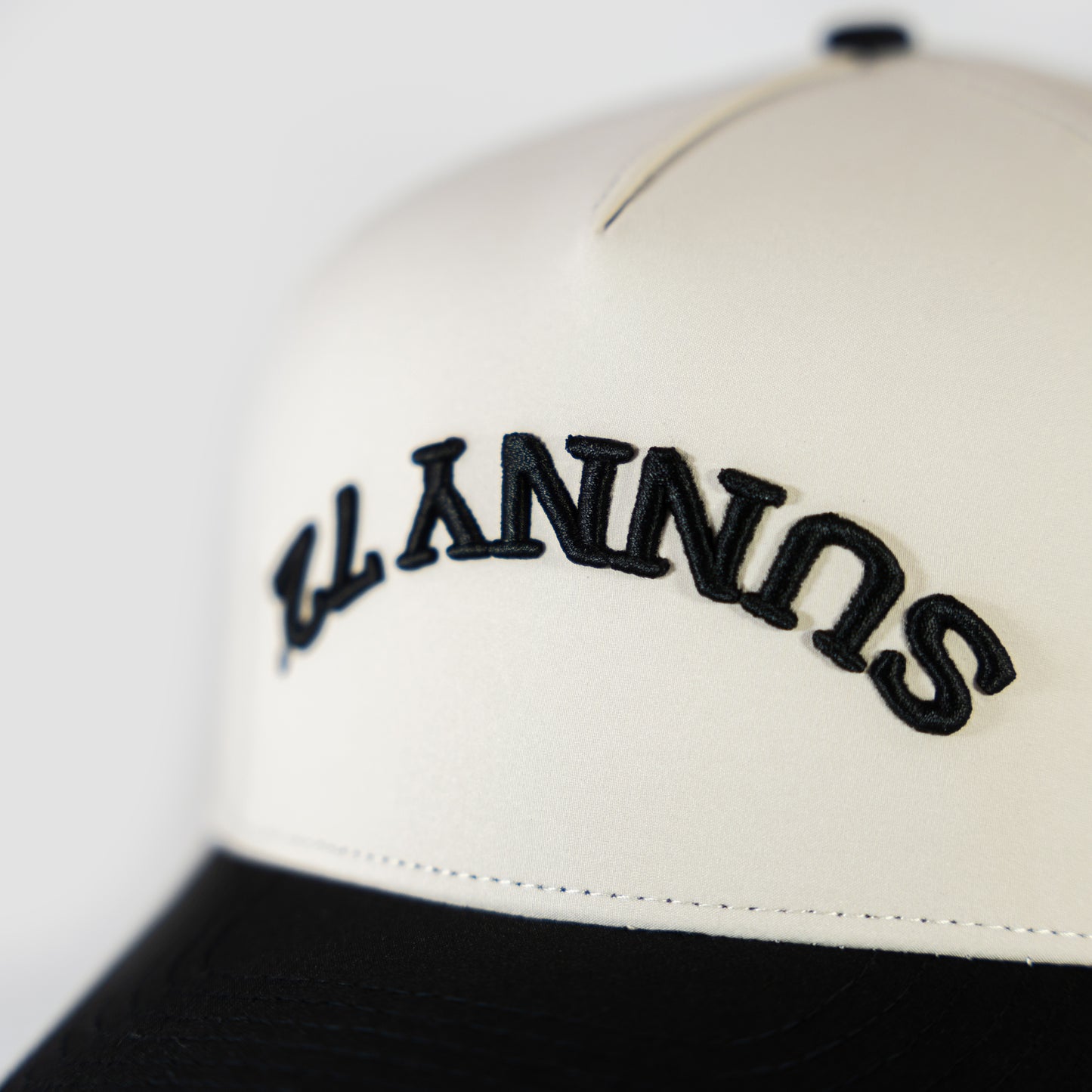 °27YNNUS Cap (Cream/Black)
